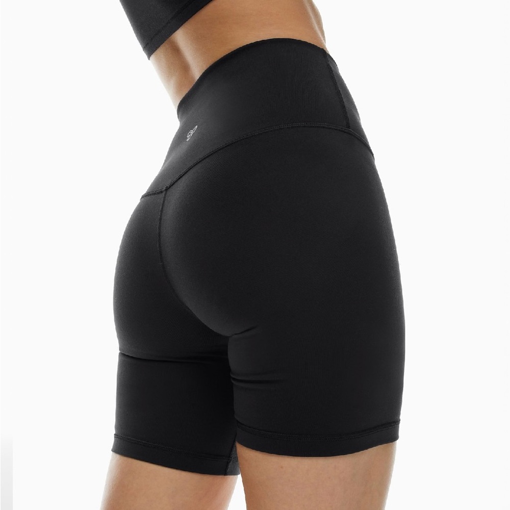 NWT TNA Black High-Waisted Bike Shorts 7 inch length